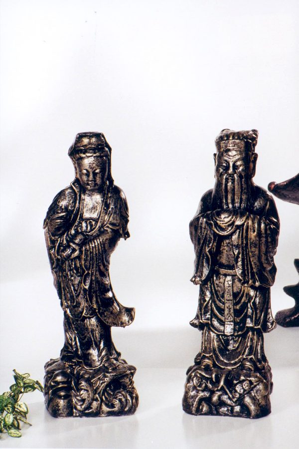 Statues d'homme et femme orientales