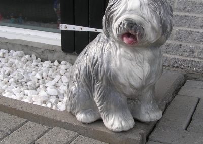 Sculpture de chien bobtail
